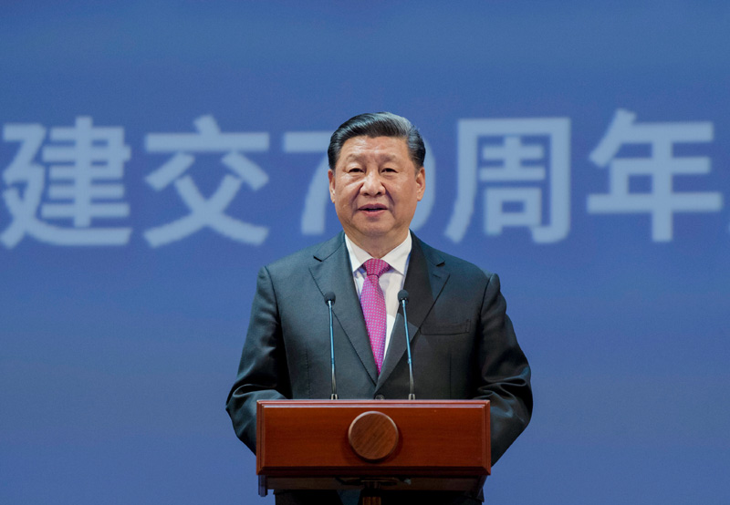 6月5日,国家主席习近平和俄罗斯总统普京在莫斯科大剧院共同出席中俄建交70周年纪念活动。这是习近平发表题为《携手努力,并肩前行,开创新时代中俄关系的美好未来》的致辞。 新华社记者 李学仁 摄