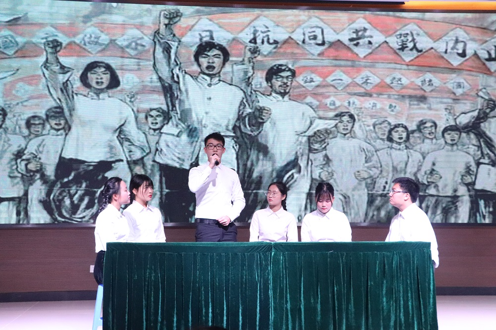 话剧表演1.JPG