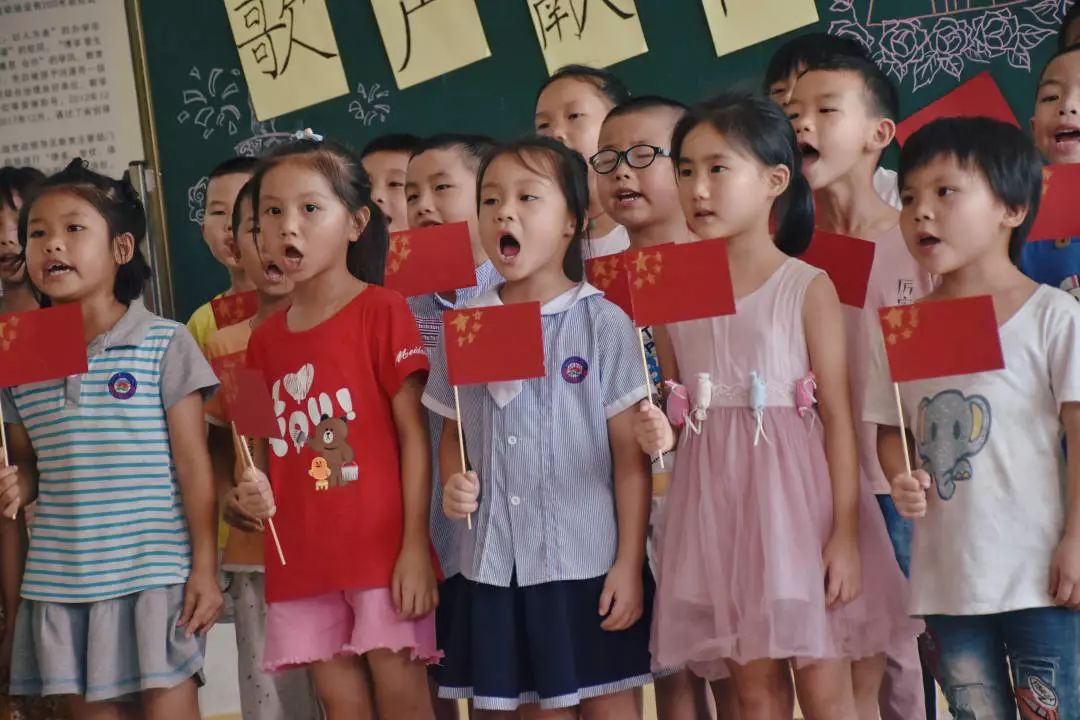 青春梦之队-歌唱祖国.jpg