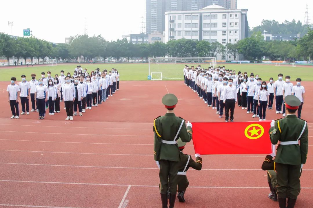全体奏唱共青团团歌 广州工商学院供图.jpg 全体奏唱共青团团歌 广州工商学院供图.jpg